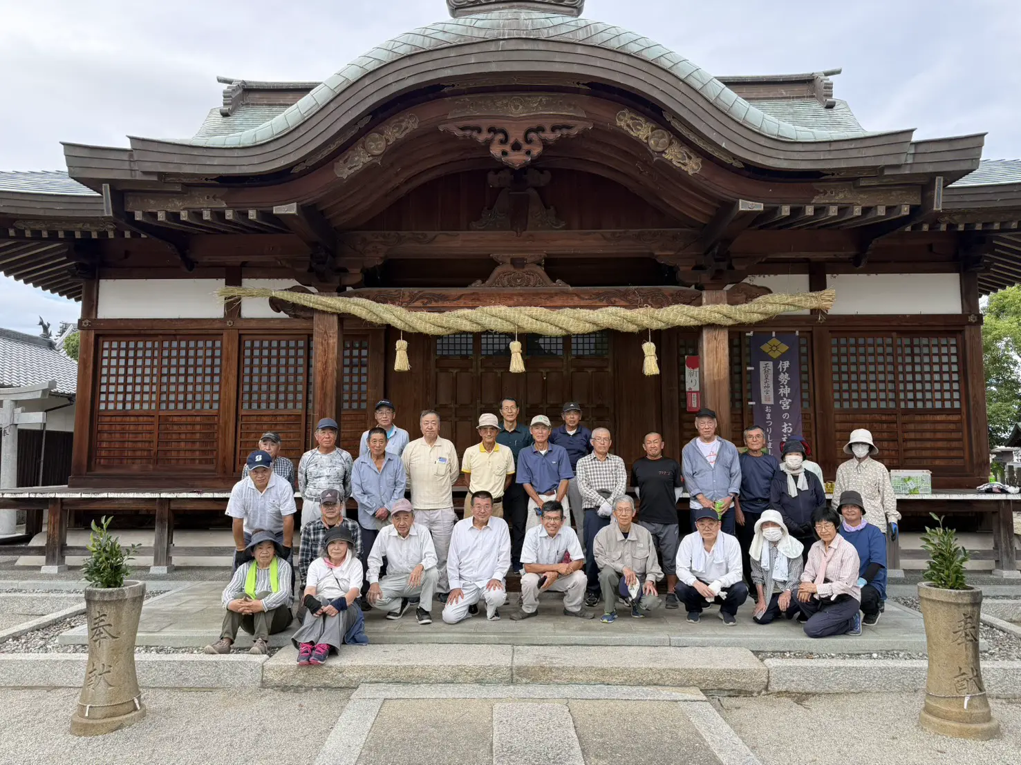 新しくなったしめ縄の様子